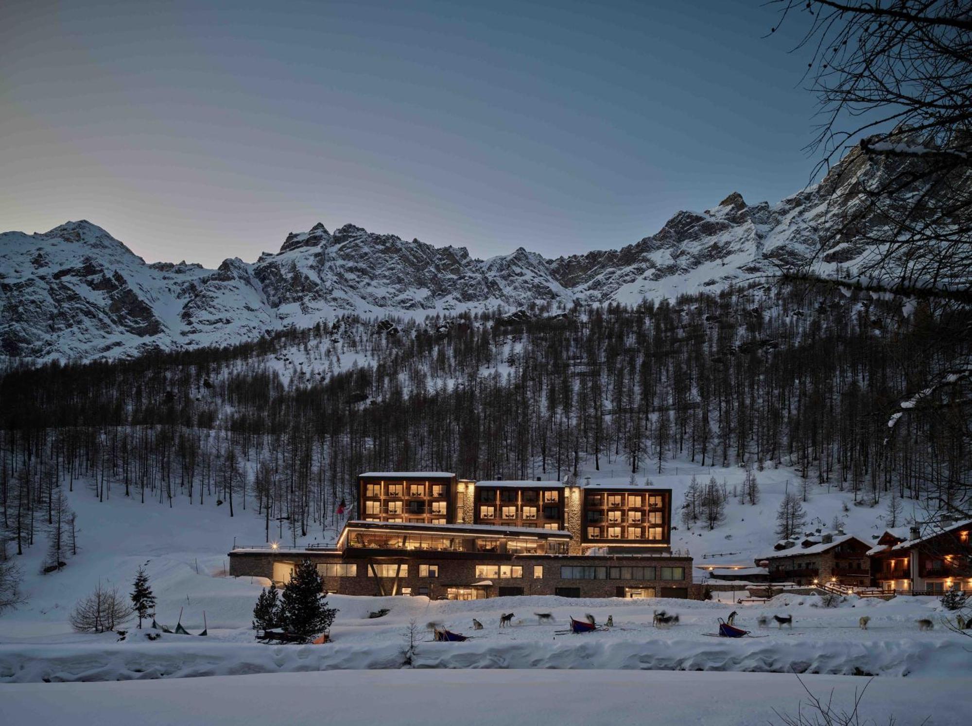 Cervino - Vretreats Hotel เบรยล์-แชร์วิเนีย ภายนอก รูปภาพ